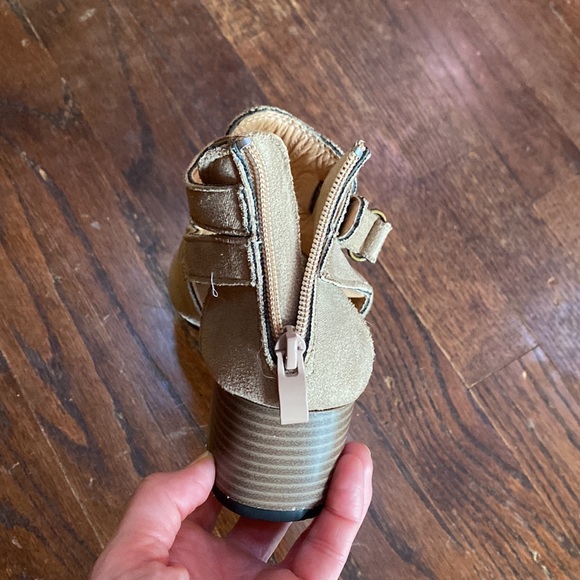 NWOB!!Suede Tan Booties - Picture 4 of 5